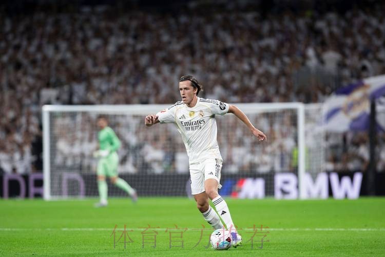 马卡:A费是皇马的左后卫头号目标 正谈判降价 马卡:A费是皇马的左后卫头号目标 正谈判降价